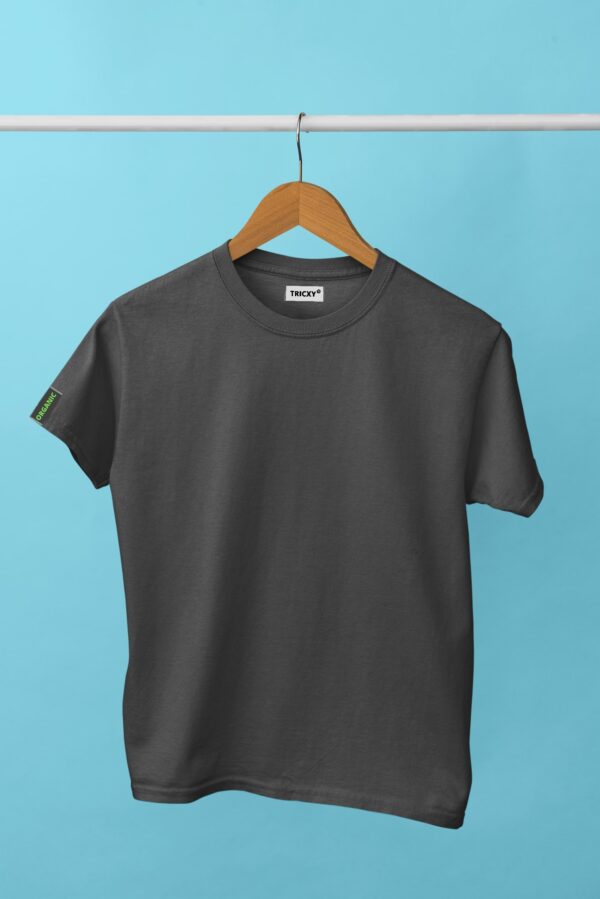 Tricxy plain solids are gives you comfort and solid tees are made with 100% organic cotton bio washed fabric feeling comfort to wear.