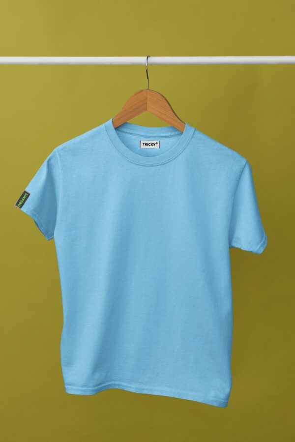 Tricxy plain solids are gives you comfort and solid tees are made with 100% organic cotton bio washed fabric feeling comfort to wear.